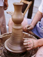 Artesà terrissaire en el Dia de la Ceràmica