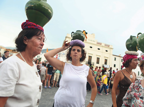 Dones amb el doll al cap