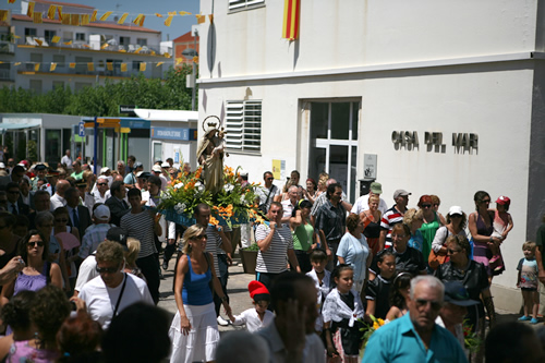 La processó al pas per la Casa del Mar