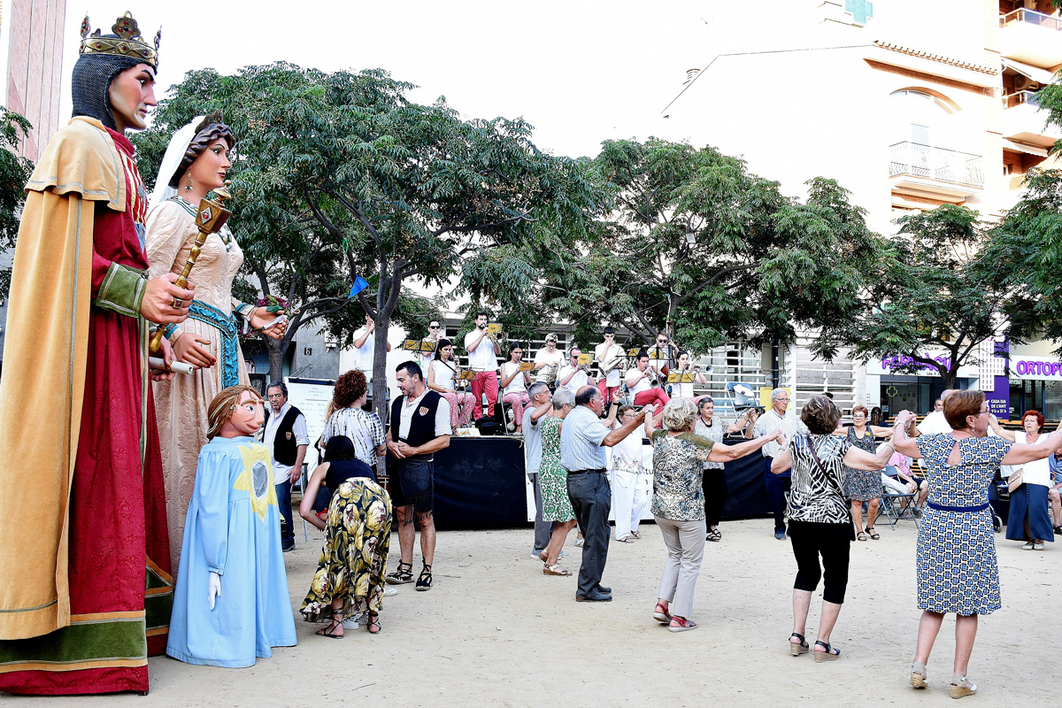Ballada de sardanes i els gegants