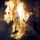 Foguera en flames