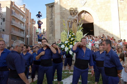 Pilar de salutació en sortir la Mare de Déu