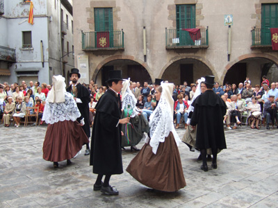 Els pabordes ballen només dos cops l'any: diumenge i dilluns de festa major
