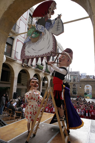 Els Nans de Reus serrant un peu