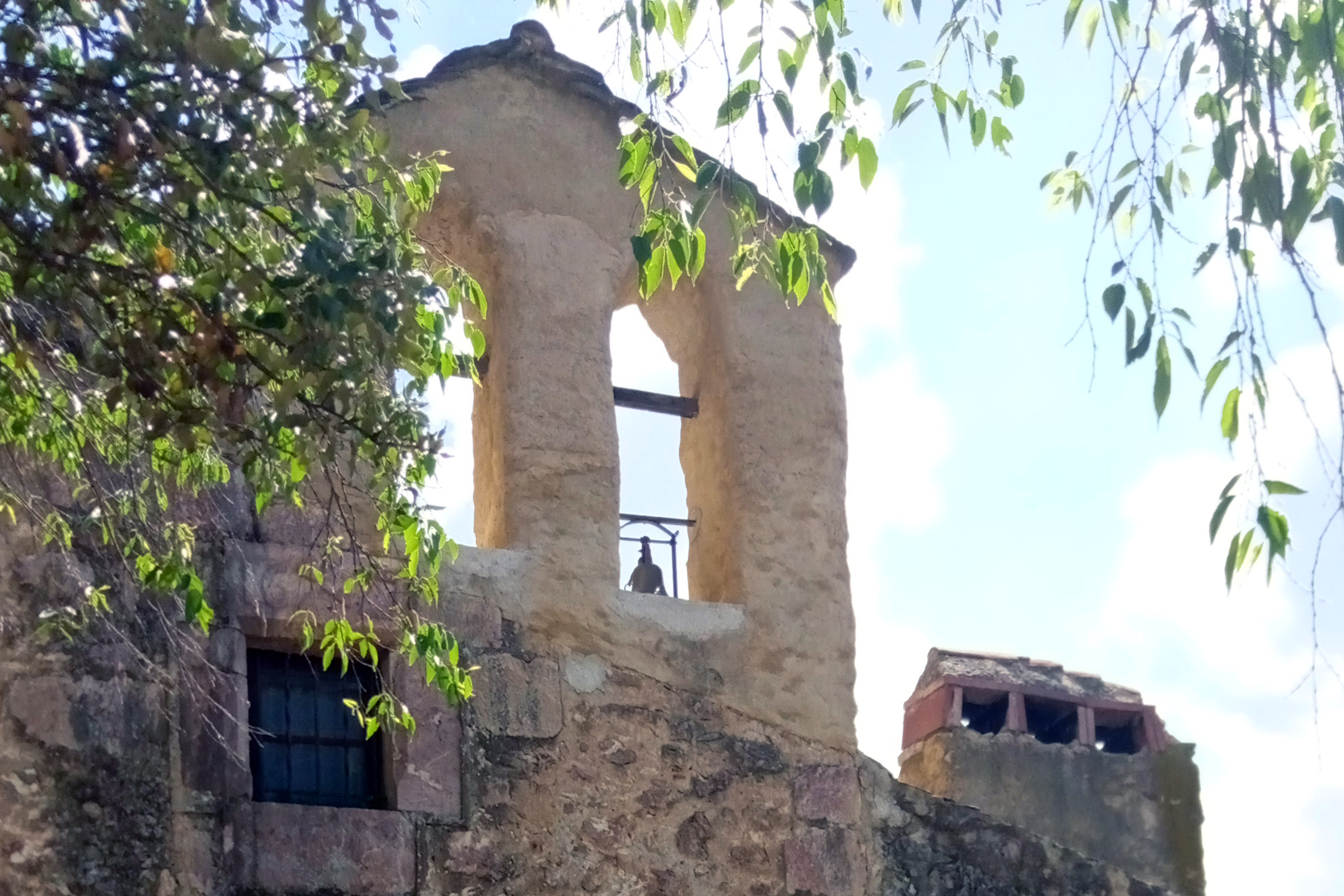 Detall de l'entrada del Santuari
