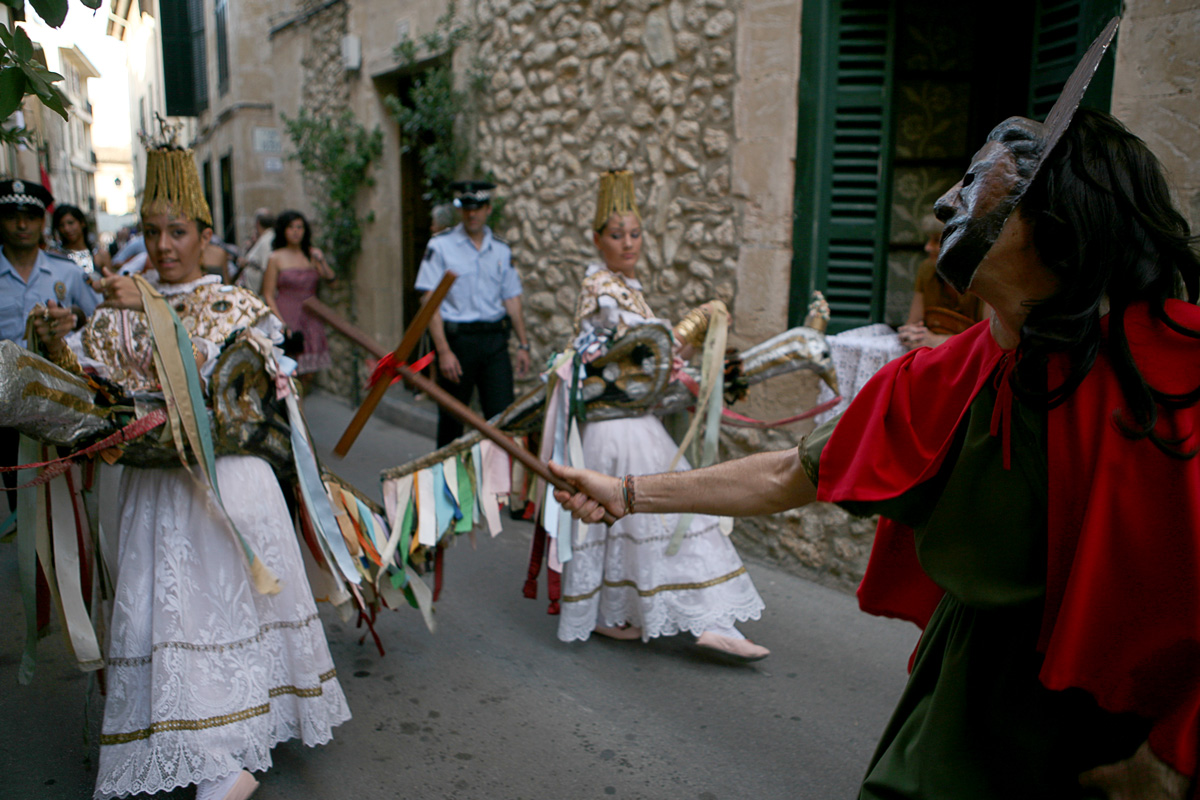 Sant Joan Pelós davant una àliga