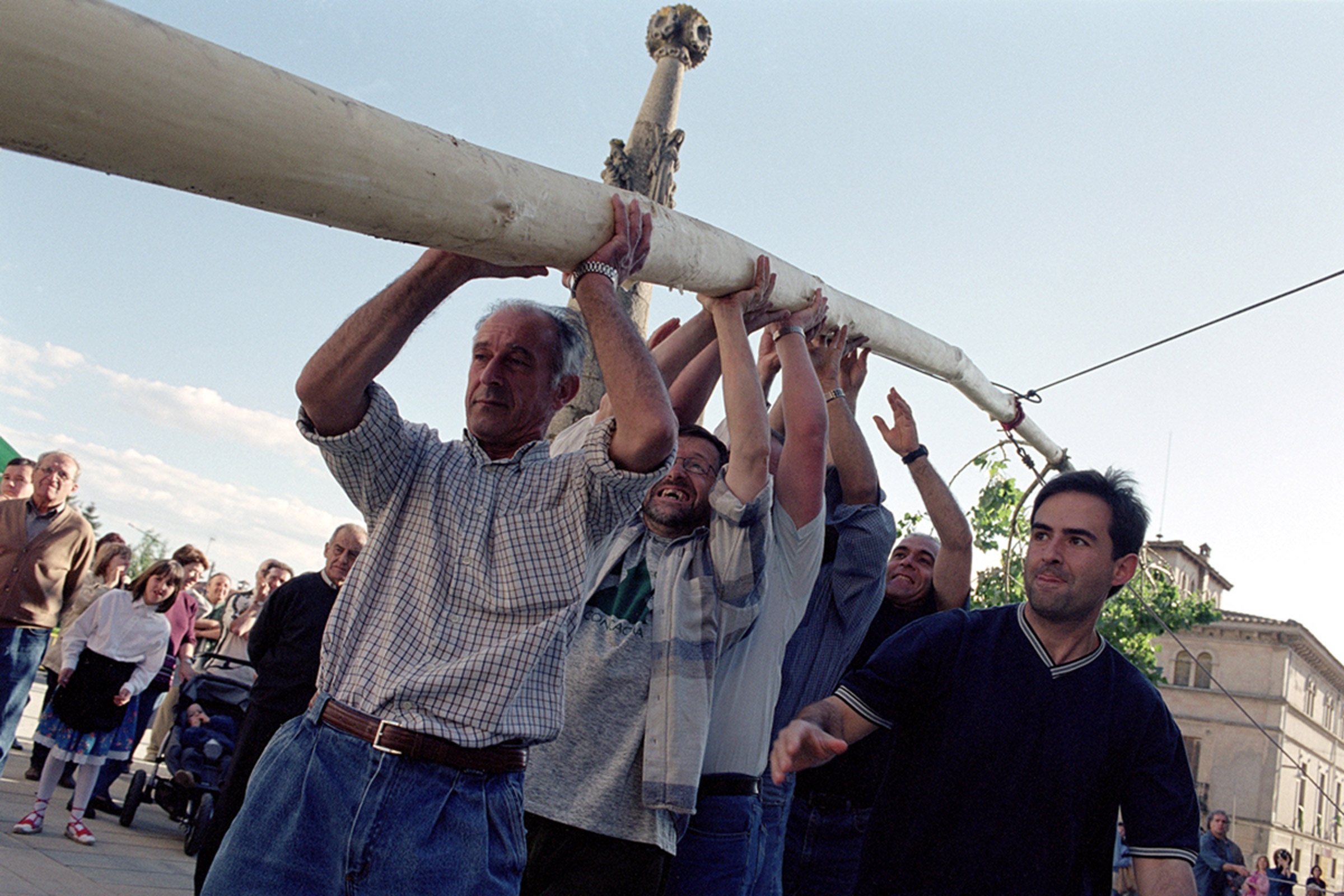Festa de l'arbre de maig a Folgueroles