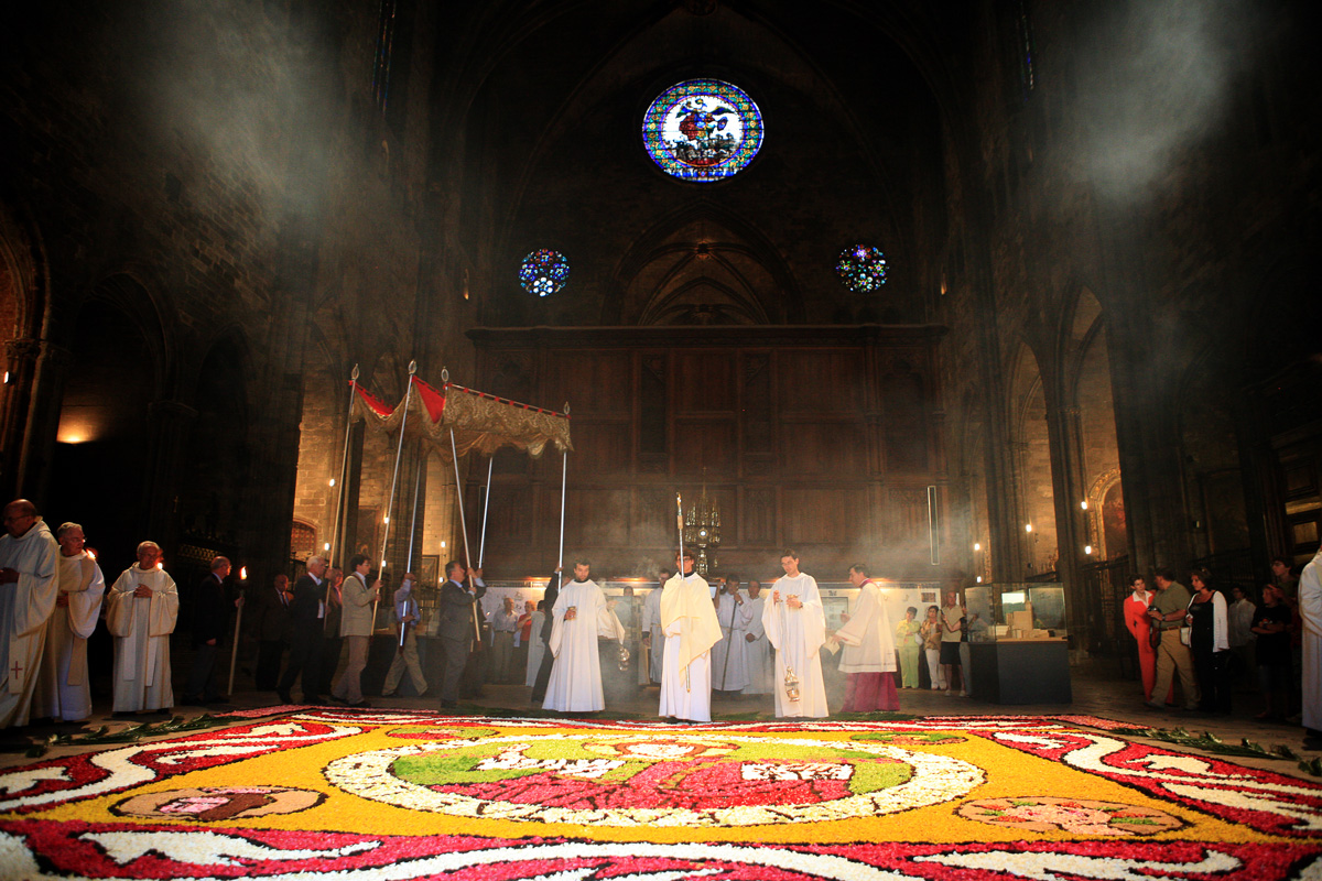 La processó s'inicia dins la Catedral
