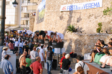 El concurs de trepitjadors de raïm és dels actes amb més història de la festa