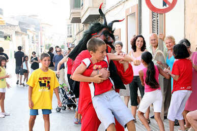 El dimoni agafant un al·lot