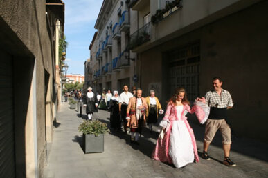 Els actors iniciant el ball