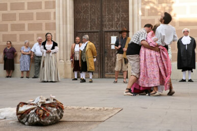 Els fadrins abusant de la Rosaura