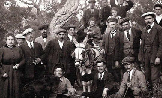 Antigament la gent anava a l'ermita en tartana i cavalls