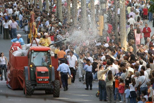 Canó disparant confetti