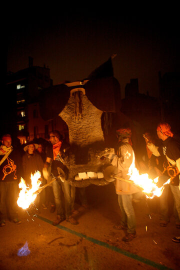 A punt d'encendre el Carnestoltes