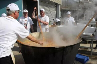 Preparant l'arrossada popular