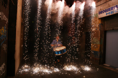 La cortina de foc de benvinguda