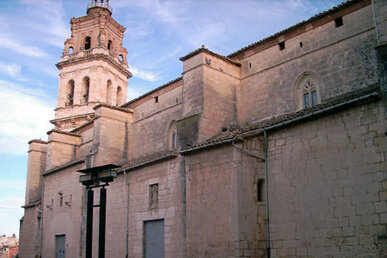 El campanar de l'església de l'Assumpció de Santa Maria