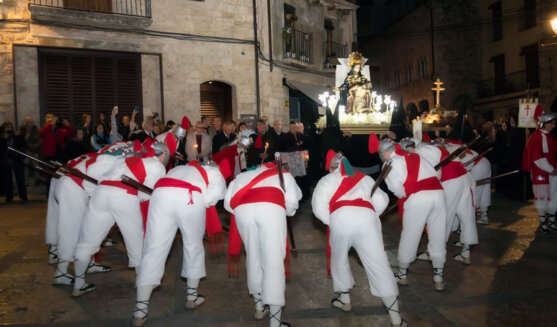 Estaferms durant la processó. Foto: Venerable Congregació de la Mare de Déu dels Dolors de Besalú